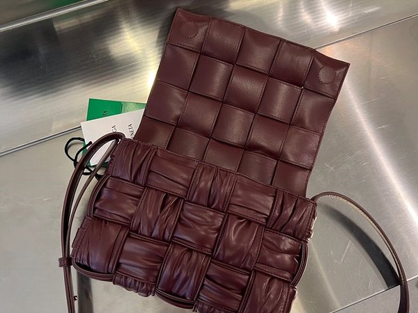 보테가베네타 스몰 카세트백 [매장가 424만원대]