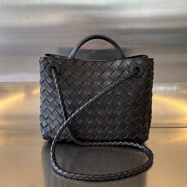 보테가베네타 스몰 안디아모 [매장가 538만원대]