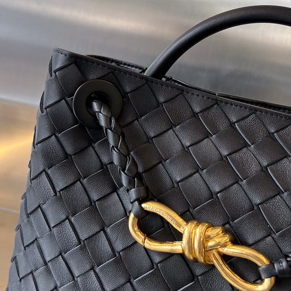 보테가베네타 스몰 안디아모 [매장가 538만원대]