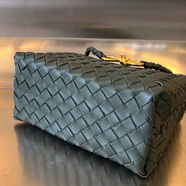 보테가베네타 스몰 안디아모 [매장가 538만원대]