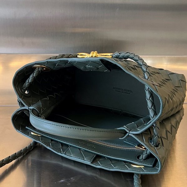 보테가베네타 스몰 안디아모 [매장가 538만원대]