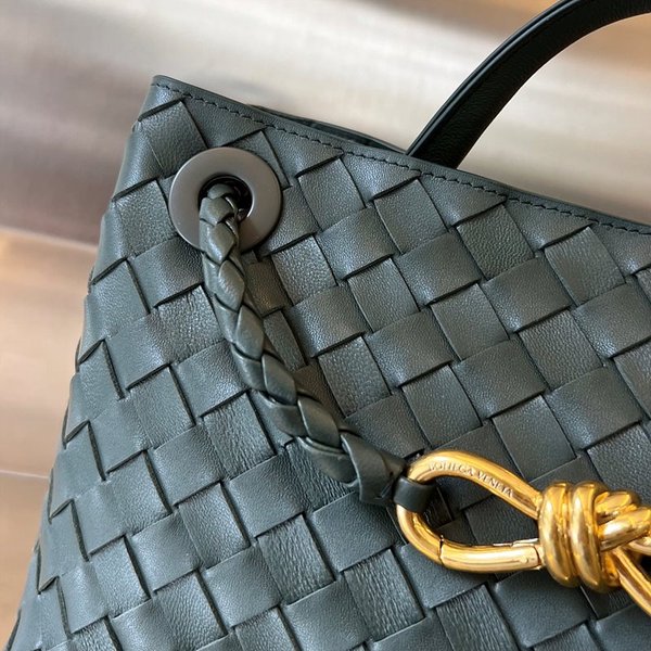 보테가베네타 스몰 안디아모 [매장가 538만원대]