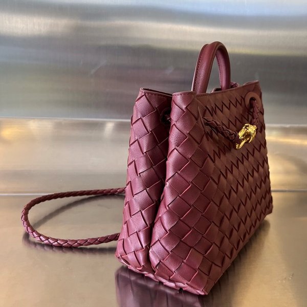 보테가베네타 스몰 안디아모 [매장가 538만원대]