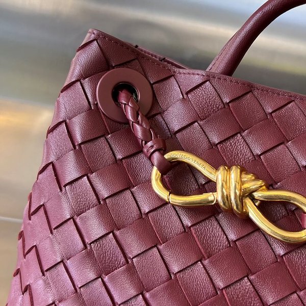 보테가베네타 스몰 안디아모 [매장가 538만원대]