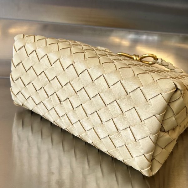 보테가베네타 스몰 안디아모 [매장가 538만원대]