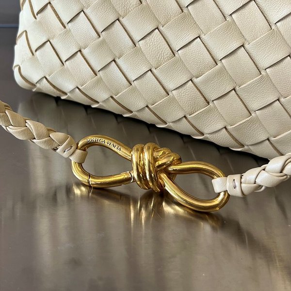 보테가베네타 스몰 안디아모 [매장가 538만원대]