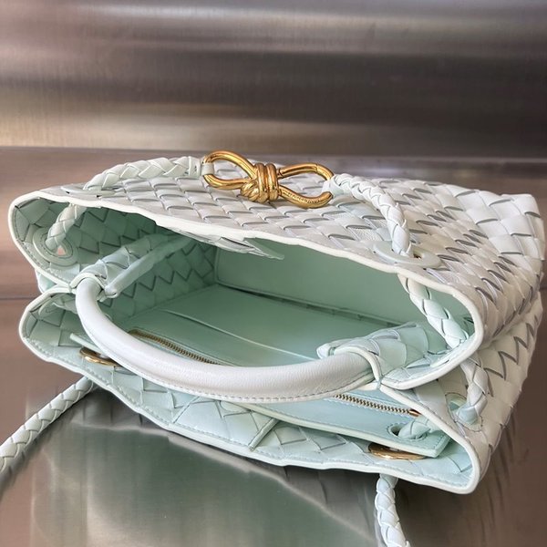 보테가베네타 스몰 안디아모 [매장가 538만원대]