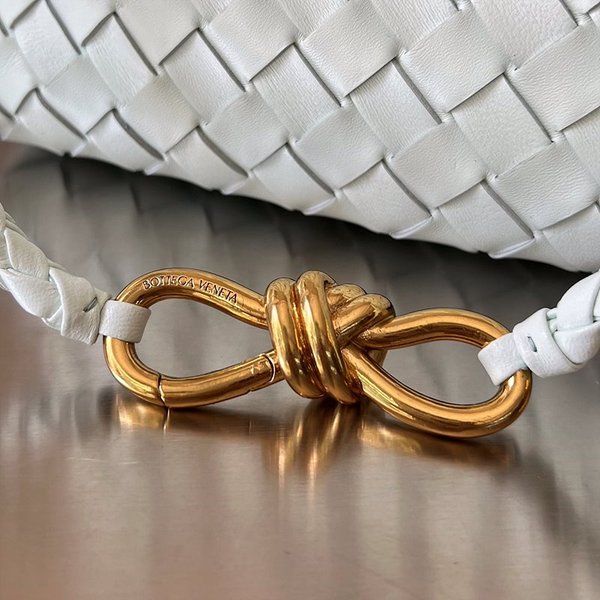 보테가베네타 스몰 안디아모 [매장가 538만원대]