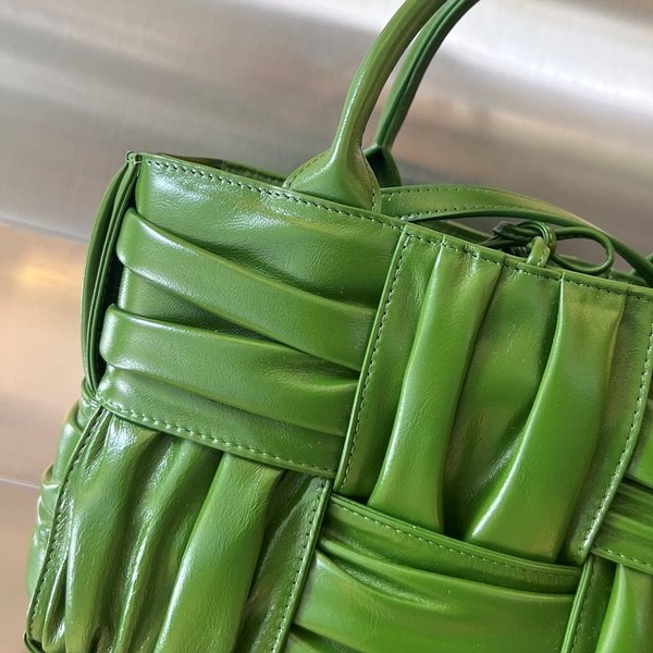 보테가베네타 스몰 아르코 토트백 [매장가 578만원대]