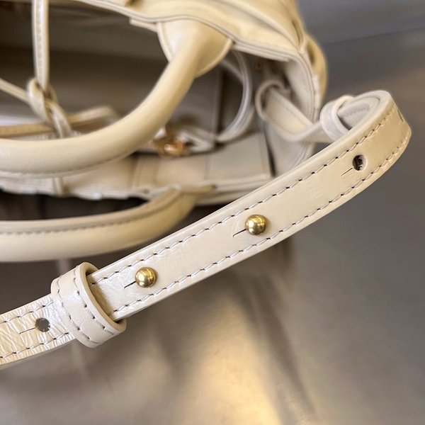 보테가베네타 스몰 아르코 토트백 [매장가 578만원대]