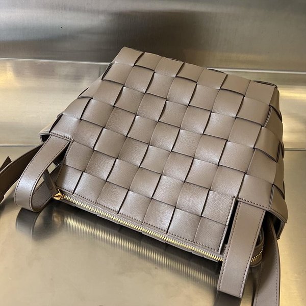 보테가베네타 스몰 볼링 카세트백 [매장가 573만원대]