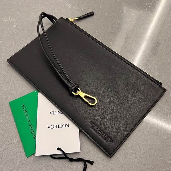 보테가베네타 스몰 까바백 [매장가 932만원대]