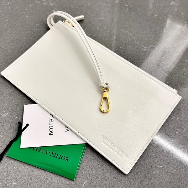 보테가베네타 스몰 까바백 [매장가 932만원대]