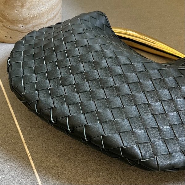 보테가베네타 사르딘 백 [매장가 545만원대]