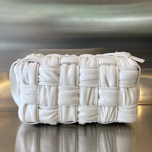 보테가베네타 브릭 카세트백 [매장가 543만원대]