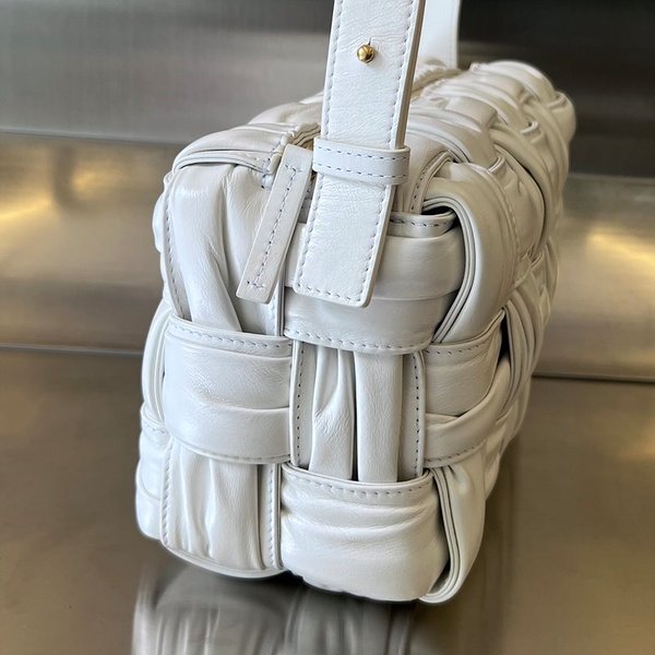 보테가베네타 브릭 카세트백 [매장가 543만원대]