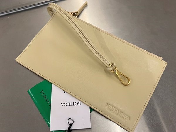 보테가베네타 볼링 카세트백 [매장가 613만원대]