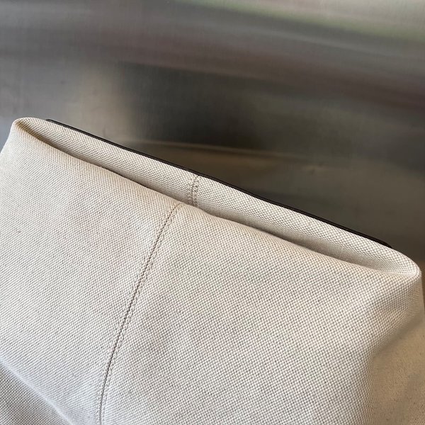 보테가베네타 미디엄 플립 플랩백 [매장가 341만원대]