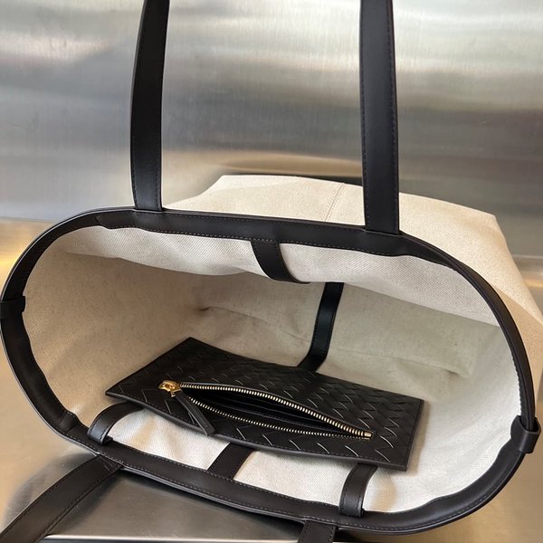 보테가베네타 미디엄 플립 플랩백 [매장가 341만원대]