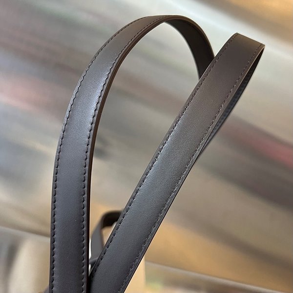 보테가베네타 미디엄 플립 플랩백 [매장가 341만원대]