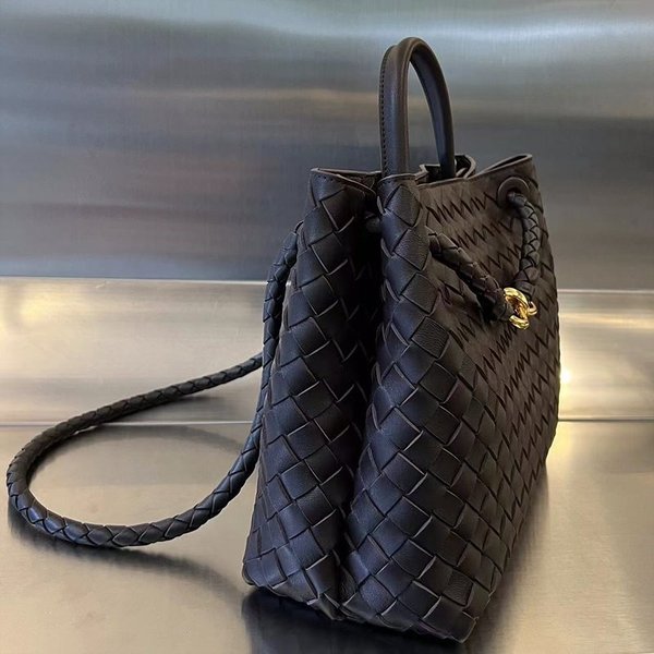 보테가베네타 미디엄 안디아모 백 [매장가 636만원대]