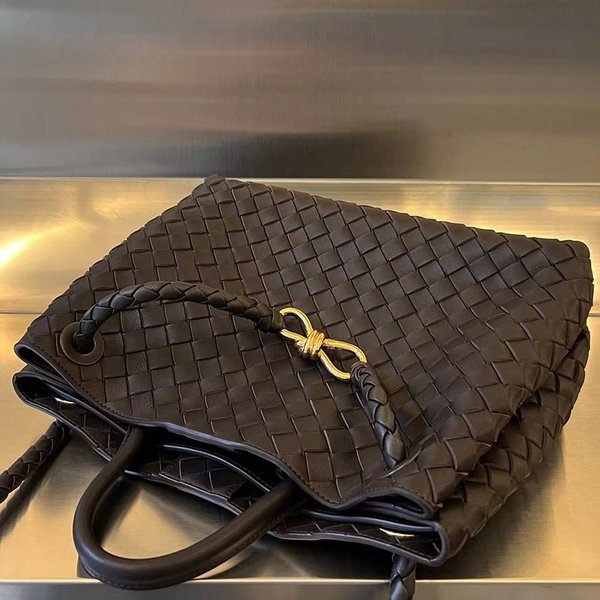 보테가베네타 미디엄 안디아모 백 [매장가 636만원대]