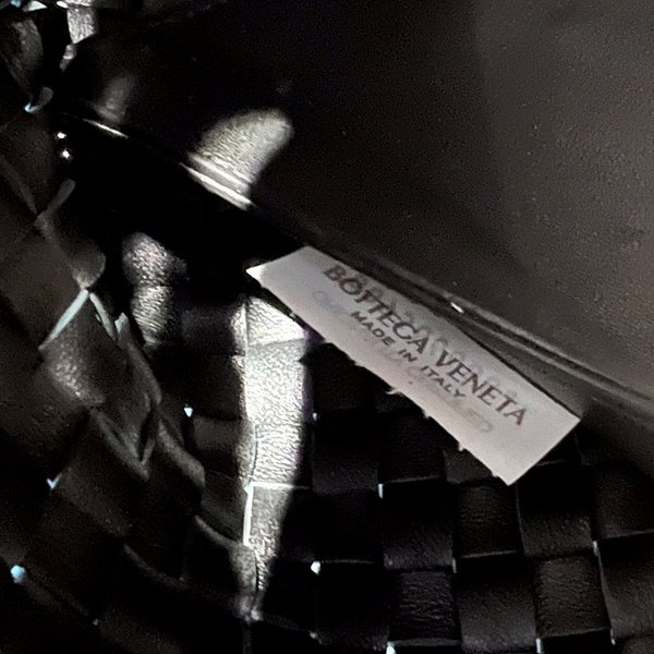 보테가베네타 미디엄 까바백 [매장가 1145만원대]