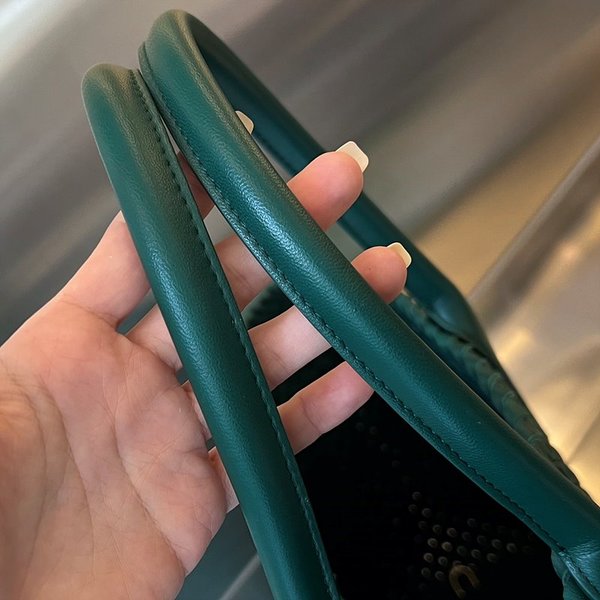 보테가베네타 미디엄 까바백 [매장가 1145만원대]