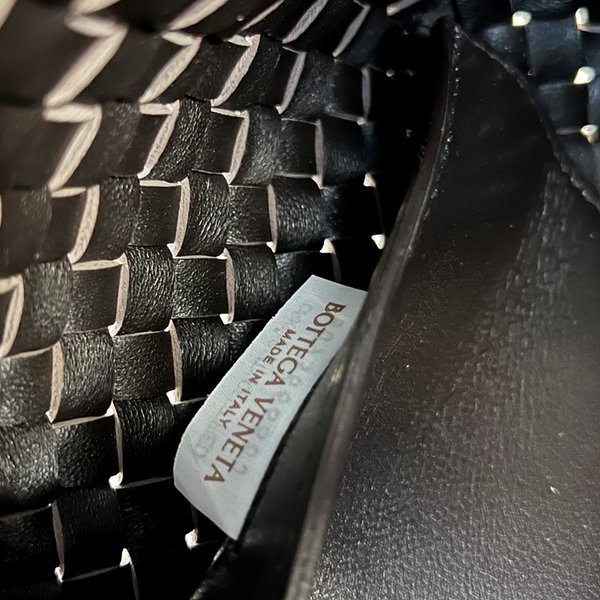 보테가베네타 미디엄 까바백 [매장가 1145만원대]