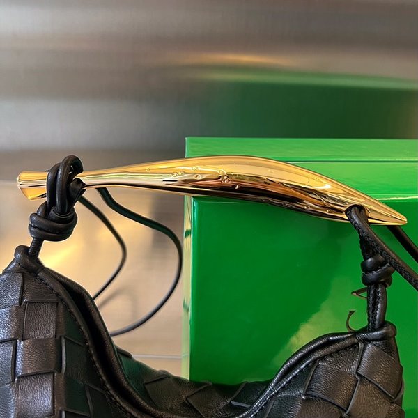 보테가베네타 미니 사르딘 백 [매장가 416만원대]