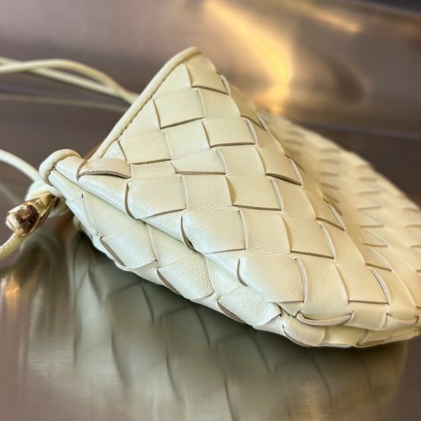 보테가베네타 미니 사르딘 백 [매장가 416만원대]