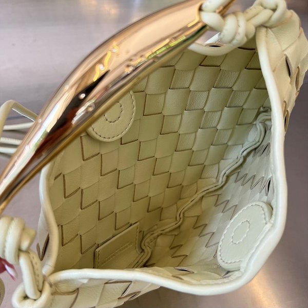 보테가베네타 미니 사르딘 백 [매장가 416만원대]