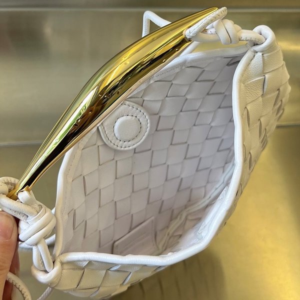 보테가베네타 미니 사르딘 백 [매장가 416만원대]