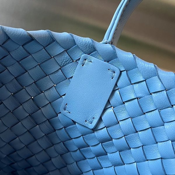 보테가베네타 미니 까바 [매장가 680만원대]