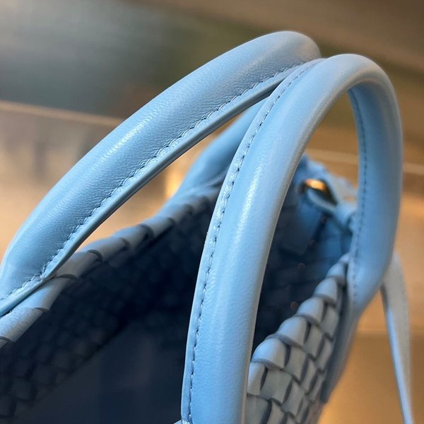 보테가베네타 미니 까바 [매장가 680만원대]