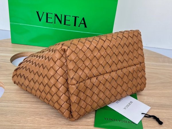 보테가베네타 미니 까바 [매장가 680만원대]