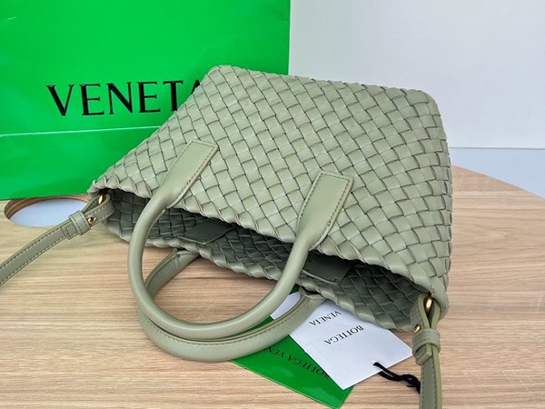 보테가베네타 미니 까바 [매장가 680만원대]