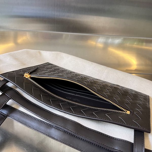 보테가베네타 라지 플립 플랩백 [매장가 407만원대]