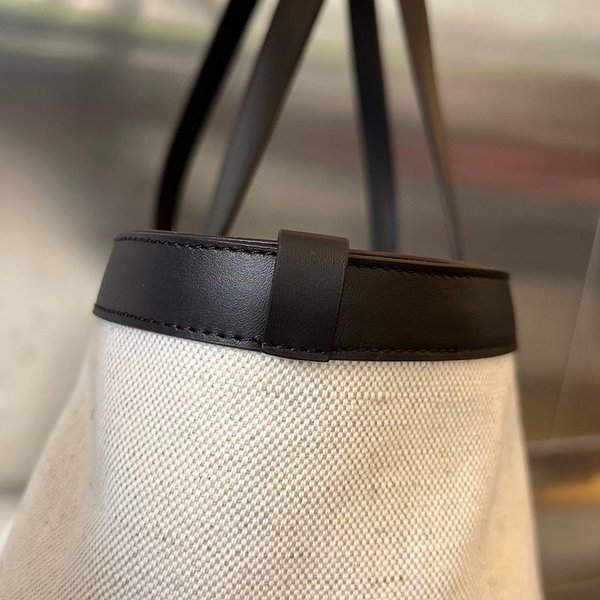 보테가베네타 라지 플립 플랩백 [매장가 407만원대]