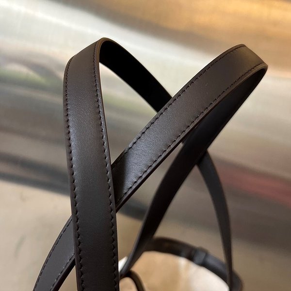 보테가베네타 라지 플립 플랩백 [매장가 407만원대]