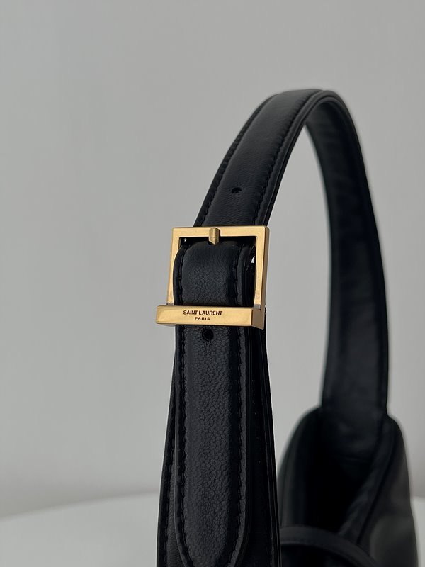 생로랑 패딩 처리된 LE 5 A 7 백 [매장가 330만원대]