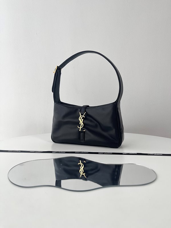 생로랑 패딩 처리된 LE 5 A 7 백 [매장가 330만원대]