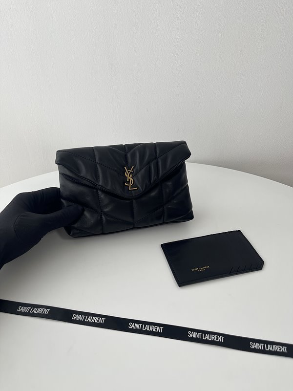 생로랑 퀄티드 램스킨 퍼퍼 스몰 파우치 [매장가 130만원대]