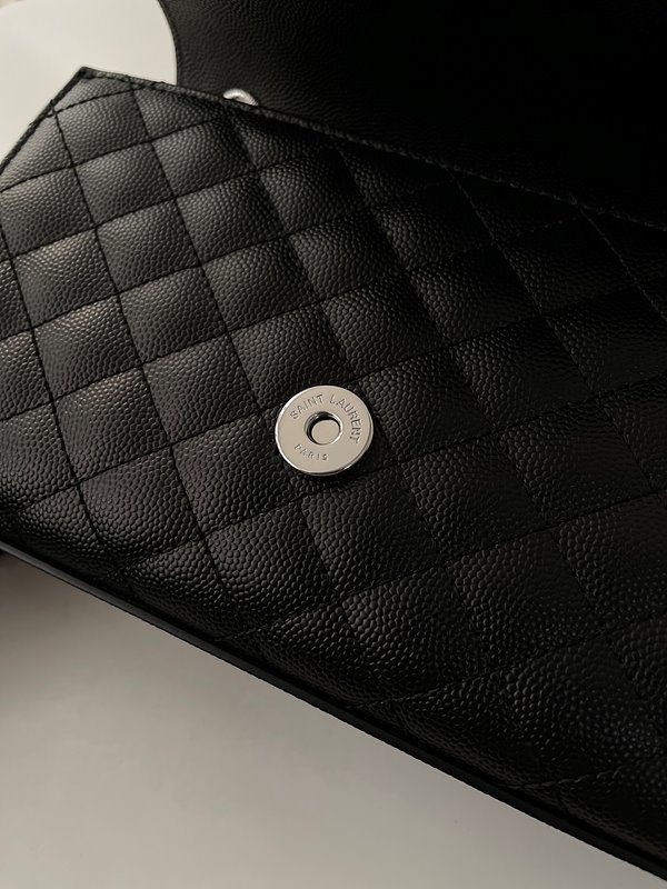 생로랑 그랑 드 뿌드르 퀄팅 가죽 ENVELOPE 스몰 [매장가 350만원대]