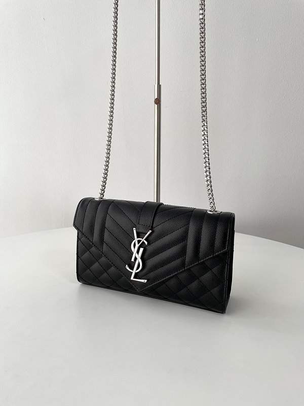 생로랑 그랑 드 뿌드르 퀄팅 가죽 ENVELOPE 스몰 [매장가 350만원대]