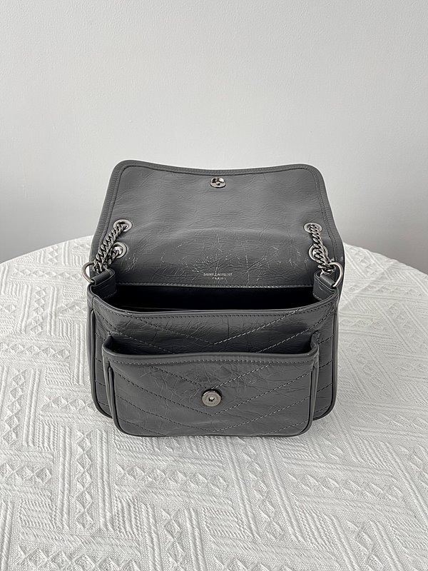 생로랑 빈티지 가죽 소재 NIKI baby [매장가 398만원대]