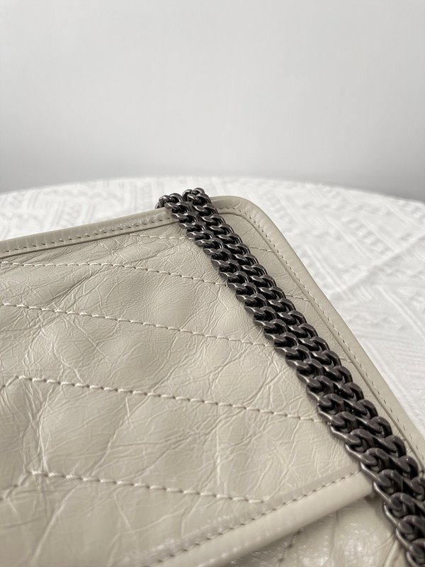 생로랑 빈티지 가죽 소재 NIKI baby [매장가 398만원대]