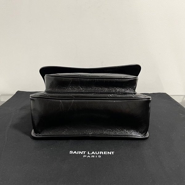 생로랑 빈티지 가죽 소재 NIKI baby [매장가 429만원대]