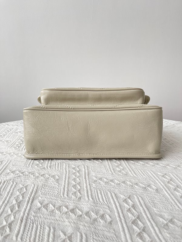 생로랑 빈티지 가죽 소재 NIKI medium [매장가 429만원대]