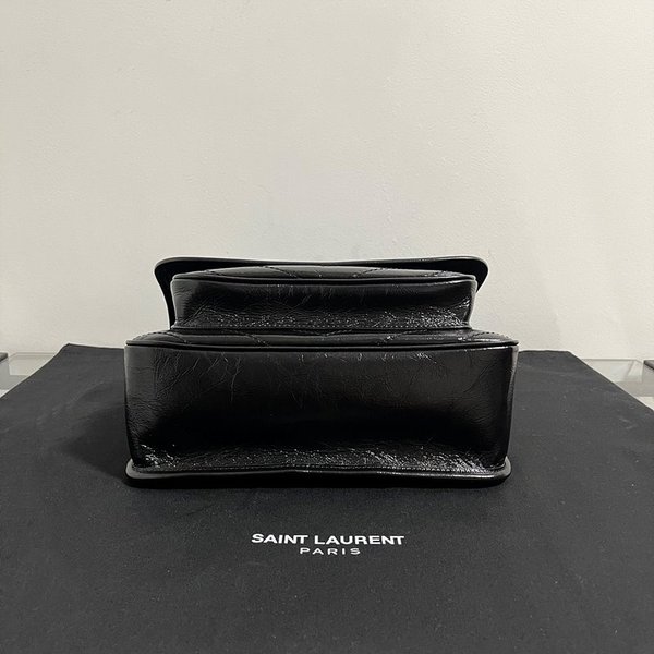 생로랑 빈티지 가죽 소재 NIKI medium [매장가 429만원대]